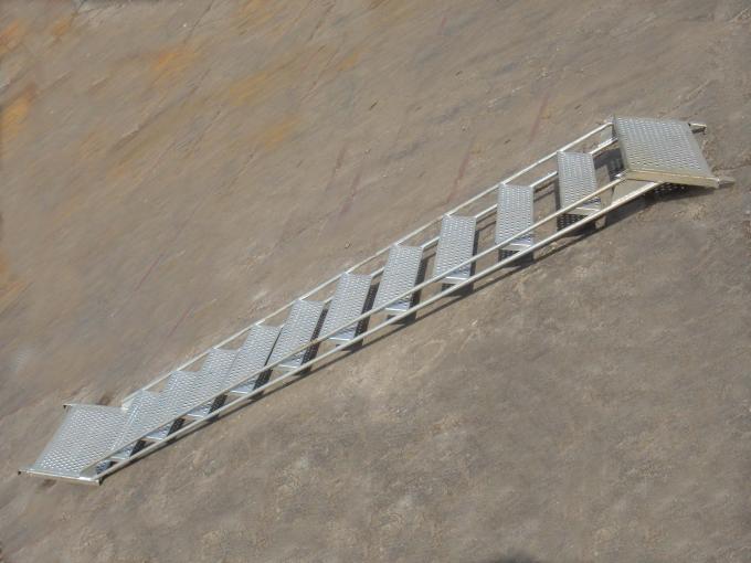 前電流を通された足場梯子、階段足場システム 37kg 3.05*2m